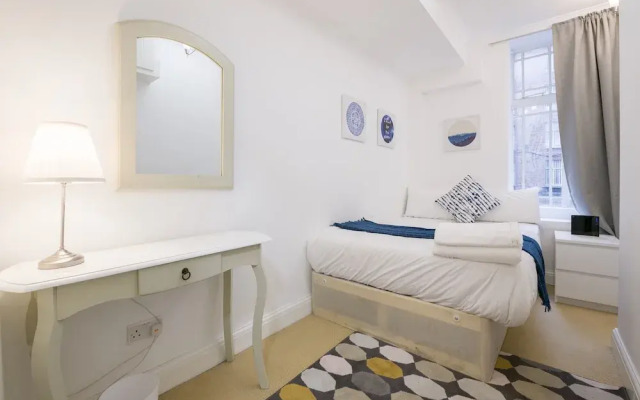 Lovely & Spacious 2 Bedroom APR Queensway