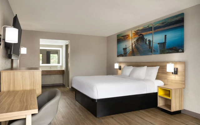 Days Inn by Wyndham Apopka/Orlando