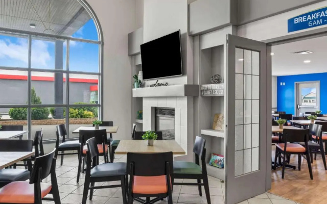 Days Inn - Steinbach