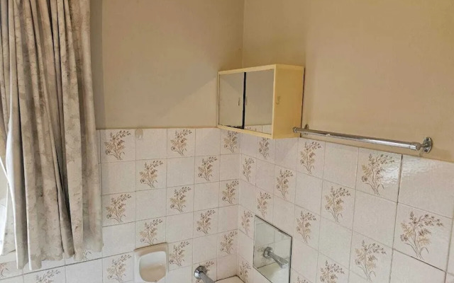 J&M Guest House