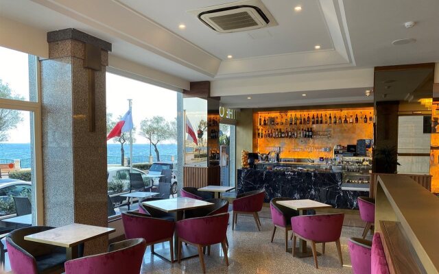 Diplomat Hotel