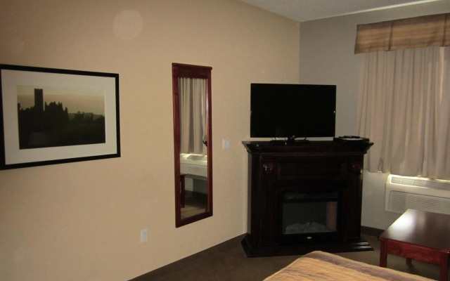 Lakeview Inns & Suites - Fort Nelson - фото 2