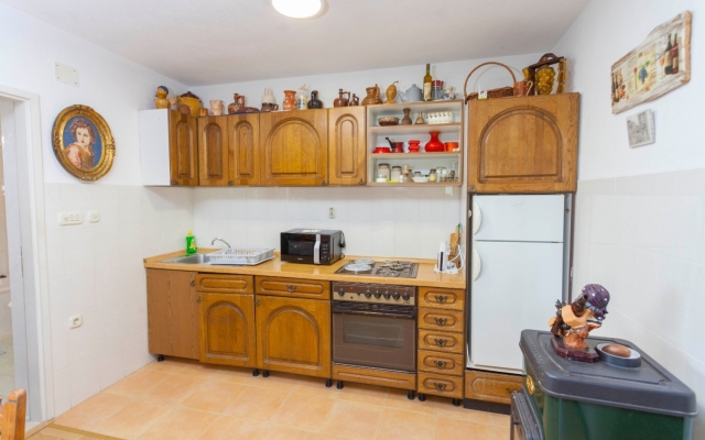 Holiday house Tonci - comfortable & surrounded by nature: Tucepi, Riviera Makarska