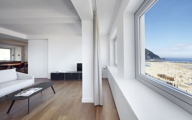 Zurriola Loft Apartment by FeelFree Rentals