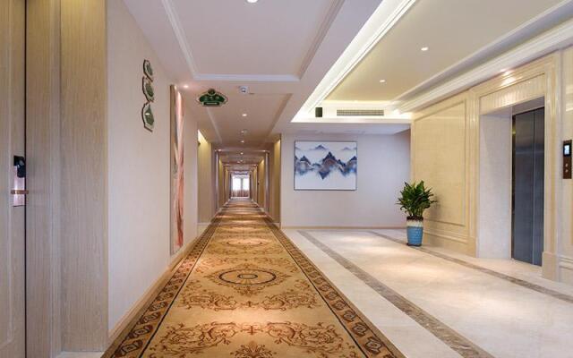 Vienna Hotel Guangdong Zhongshan Xiaolan High-Speed Railway Station