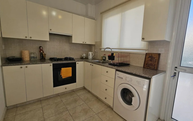 27 NIC - Stay Alex s House