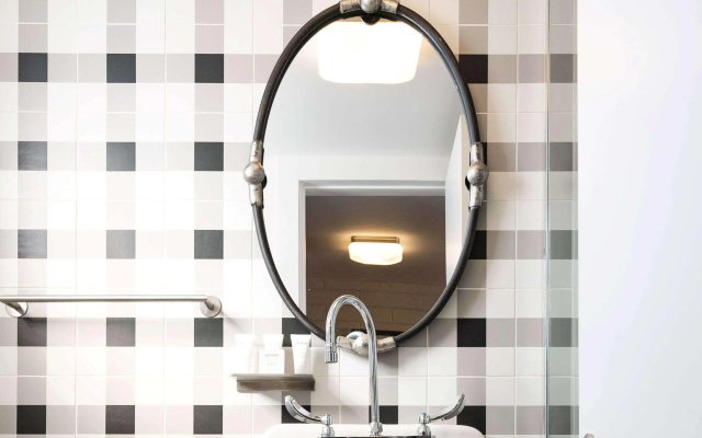 Egyptian Motor Hotel, Bw Signature Collection