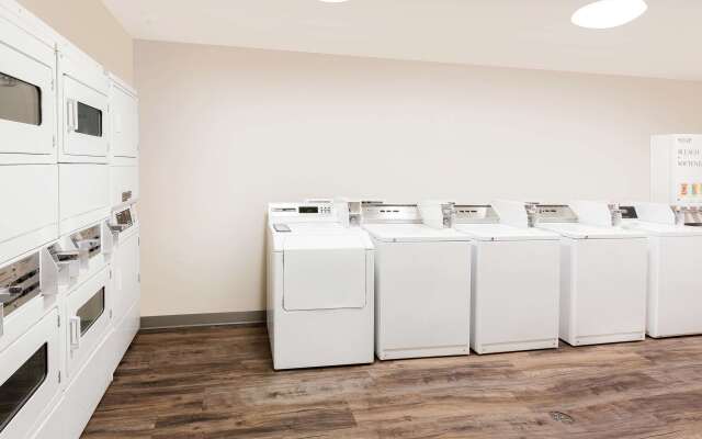 WoodSpring Suites Sioux Falls