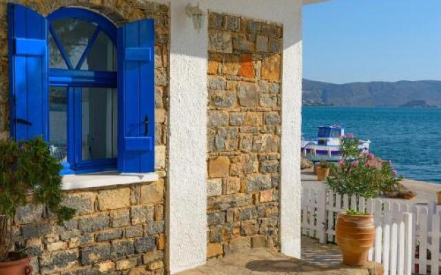 Eleftheria Sea Side Traditional House