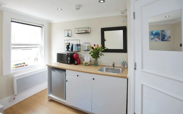 Your Ideal London Getaway - Charming Studio Haven