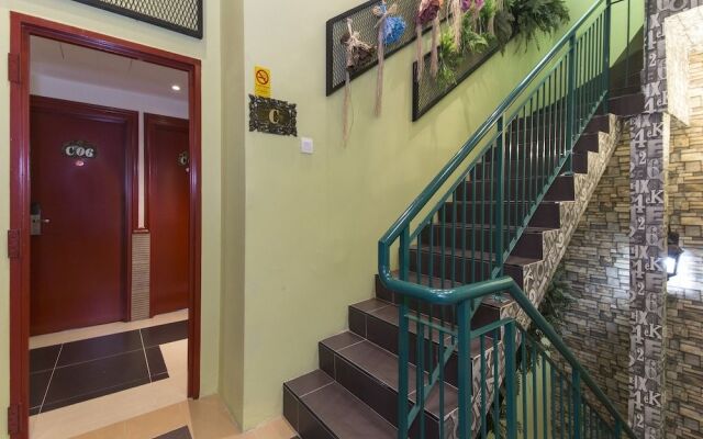 OYO 604 Hotel Est Equine Park