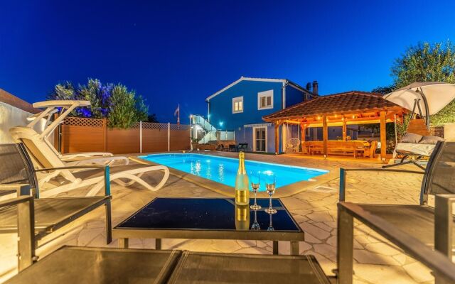 Beautiful Apartment in Vrana With Wifi and 2 Bedrooms