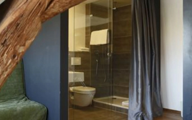 OX Hotel Café Bar Restaurant