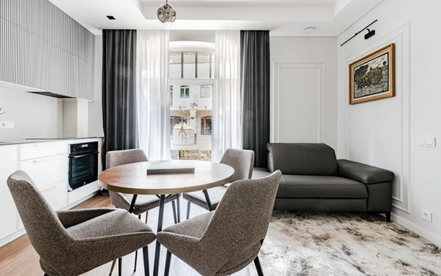 Luxurious Apartment in Vilnius Old Town by Reside Baltic