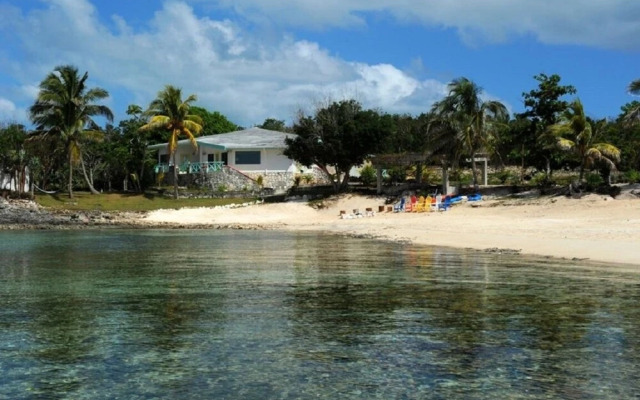Pau Pau Beach Estate 5 Bedroom Home