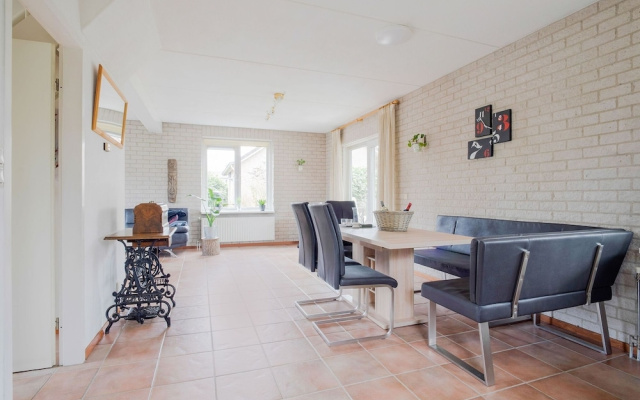 Lush Bungalow in Beek Gem Montferl& with Hot Tub
