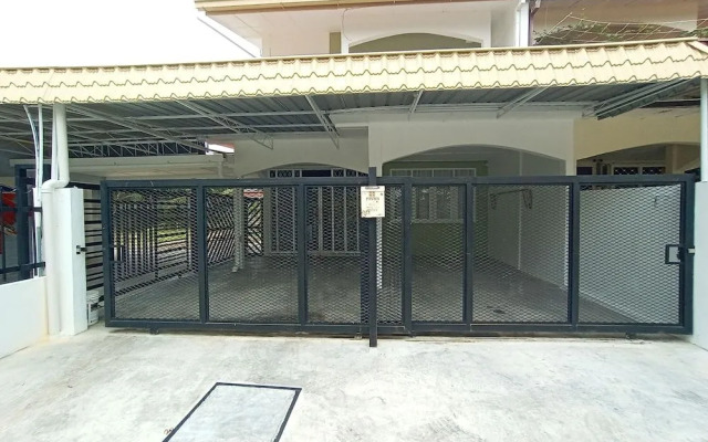 OYO 90188 Sibu Aeroplane Homestay2u