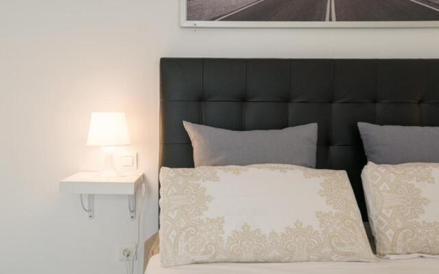 ML1C-Prime Location Marble Apartment with Patios