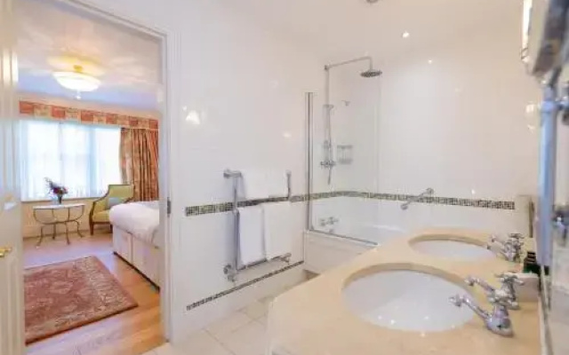 Dixcart Bay Hotel