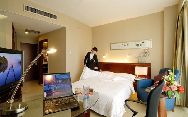 Yun-Ray Ambassador Hotel