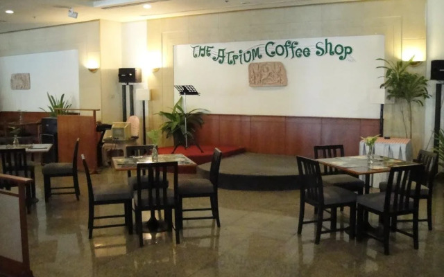 Manhattan Hotel Pathumthani