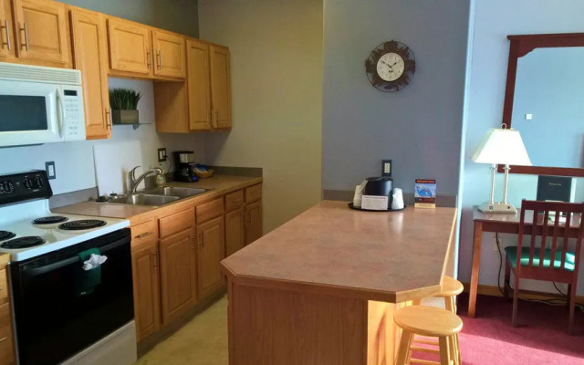 Totem Hotel and Suites