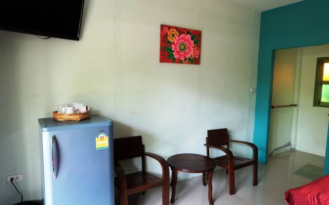 Baanrak Amphawa Homestay