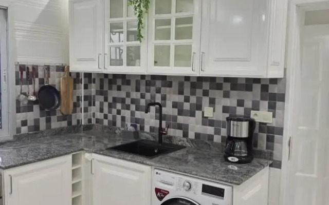 MH - Upper Floor Apart