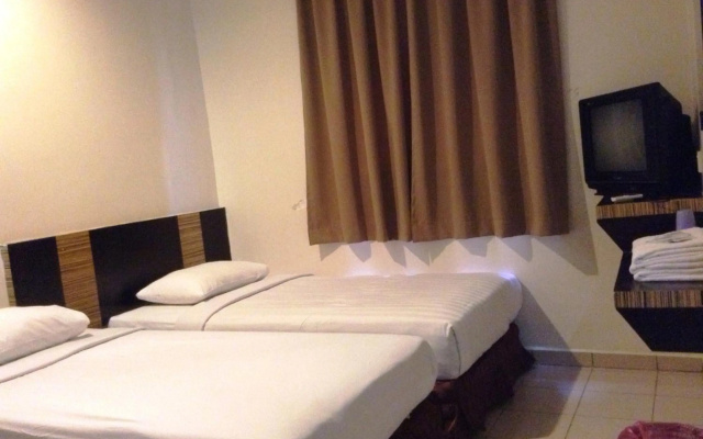 Hotel Traveller – Guest Rooms – Kota Kinabalu