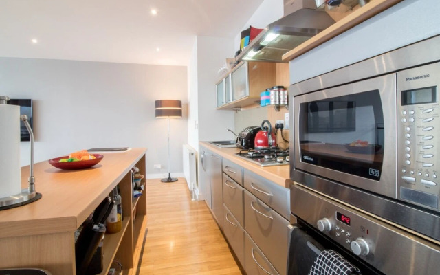 Stunning 3 BR Penthouse Apartment, River View