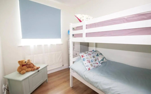 Seascape Retreat with Parking