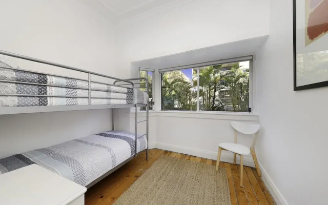 Beautiful 2Bdrm Beachside Getaway