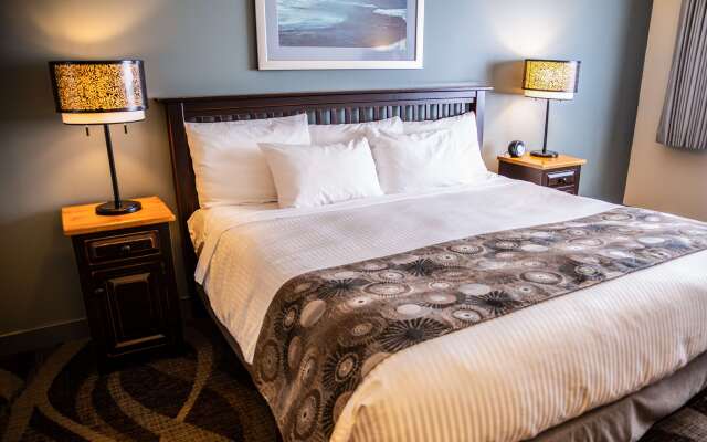 Prestige Hudson Bay Lodge & Conference Centre, WorldHotels Crafted Collection