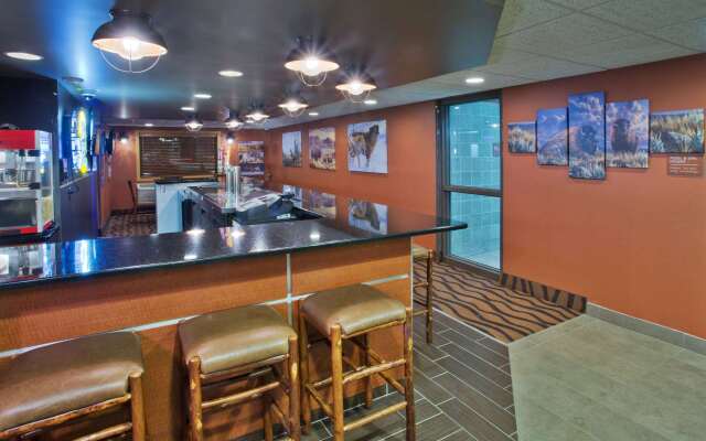 AmericInn by Wyndham Grand Forks