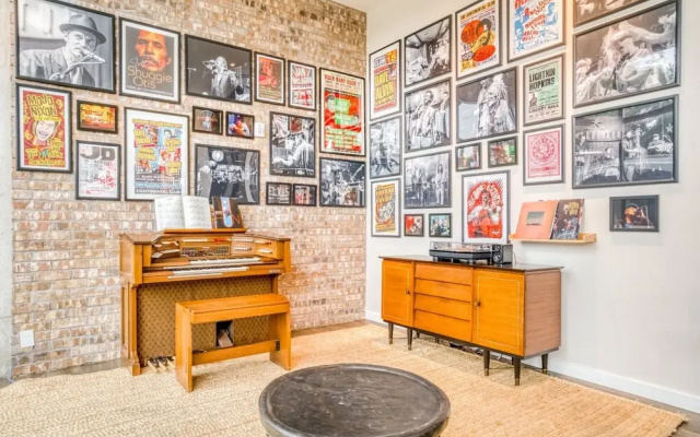 Lodgeur Elegant Energetic 1BR Loft Midtown - Midmain-5425