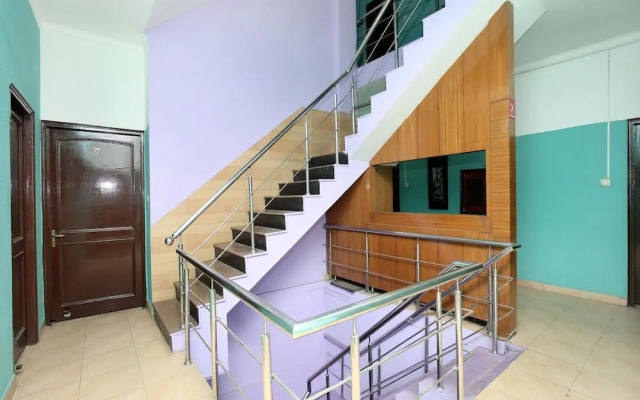 OYO 5906 Hotel Skyfox