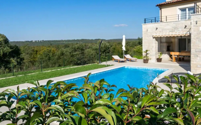 Patricia Comfortable Holiday Residence