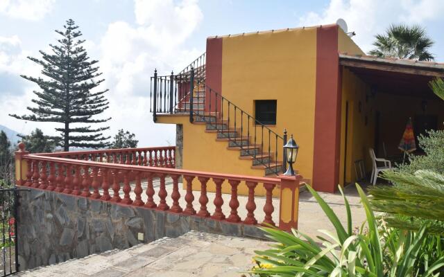 Cozy Cottage in Orotava with Swimming Pool