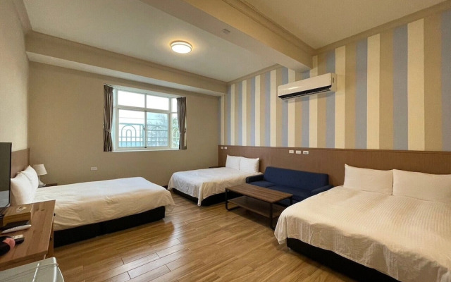 Small Ryukyu Loju sunrise Inn