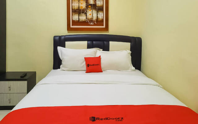 RedDoorz near RS Setiabudi Medan