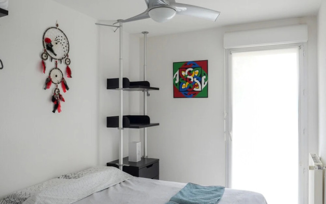 Chambre d'hôtes avec balcon et vue sur le parc, hôte privé