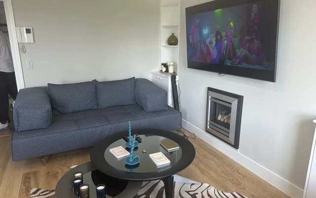 Abbey Road Luxury Modern Flat