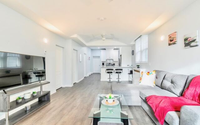 Bright and Modern 2BR Apartment With Netflix
