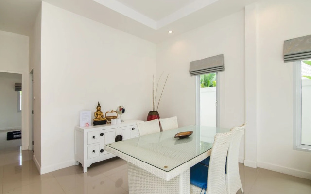 Hua Hin Pool Villa with 4 Bedrooms L50