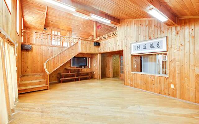 Gapyeong Gold Castle Pension