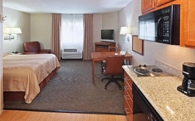 Candlewood Suites Wichita Falls @ Maurine St.