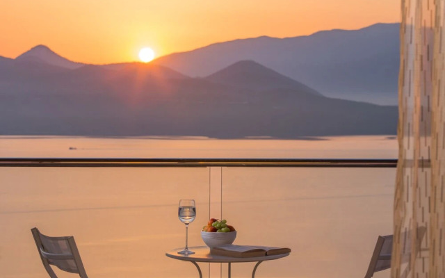 Luxury Villa for 6 Amazing Sea View Pool