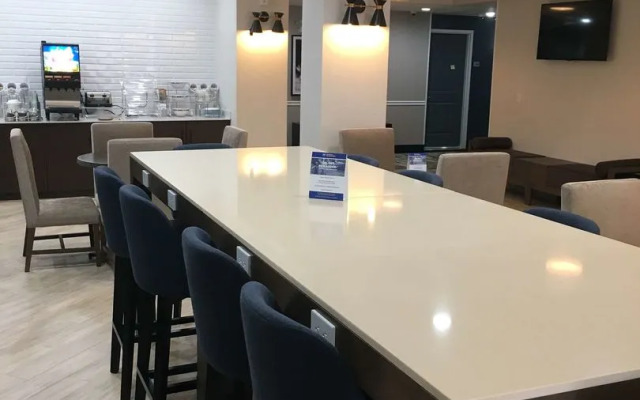 Best Western Plus New Barstow Inn & Suites