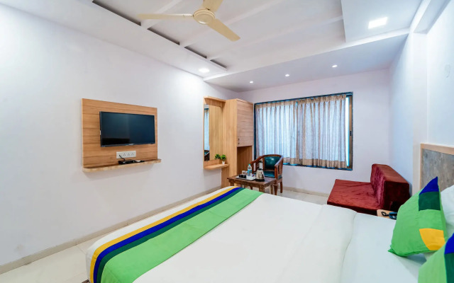 OYO 23365 Hotel Bright Plaza
