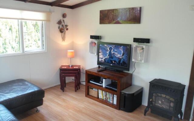 28 Riverside, Caer Beris Holiday Park